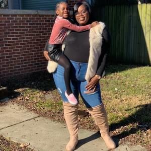 Meet your Posher, Dee